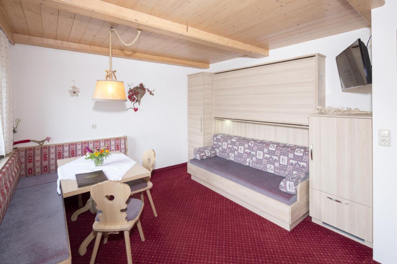 Landhaus Greil Reith im Alpbachtal Oda fotoğraf